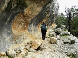 Escursione al villaggio di Tiscali con pranzo dai pastori Sardegna