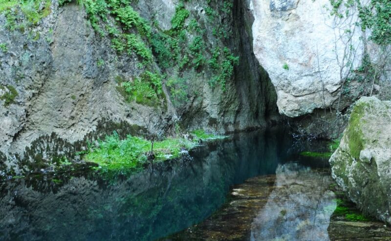 Escursione a Su Gologone | Valle del Lanaitho | villaggio nuragico con pranzo dai pastori