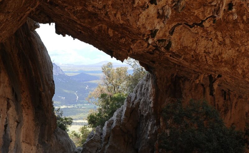 Escursione al villaggio di Tiscali con pranzo dai pastori Sardegna
