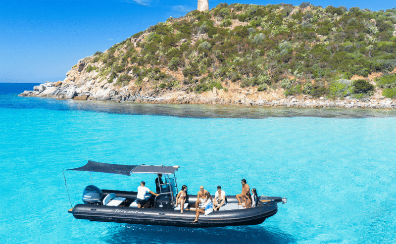 Escursioni in maxi gommone luxury con skipper Cagliari