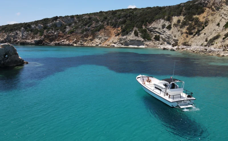 ESCURSIONI IN BARCA MOTOR YACHT CON SKIPPER Calasetta-Isola di san Pietro