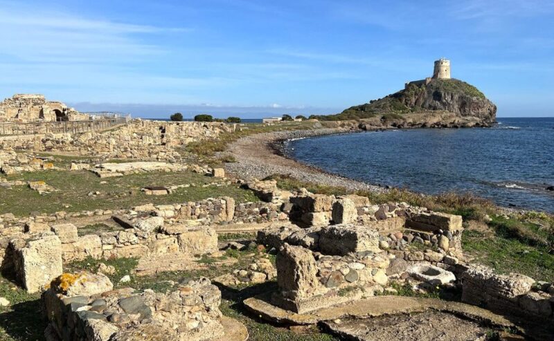 Escursione e visita guidata al sito archeologico di Nora